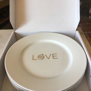 Set of four dessert/serving plates